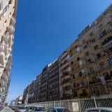 ...strada che costeggiando i binari della ferrovia separa la zona dall�adiacente quartiere Japigia